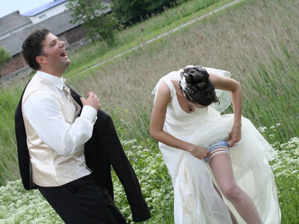 Невеста Абелла Дейнджер засветила пизду фотографу на свадьбе