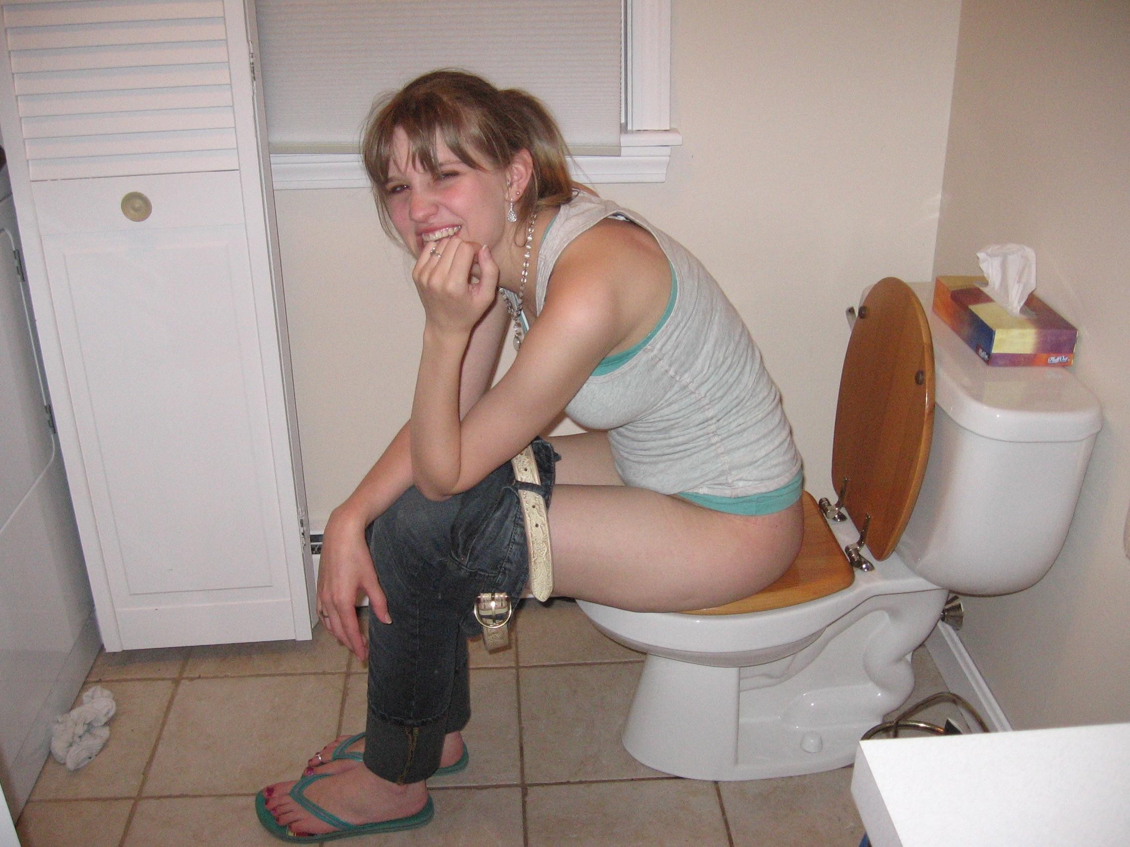Girls Caught Peeing On Toilet