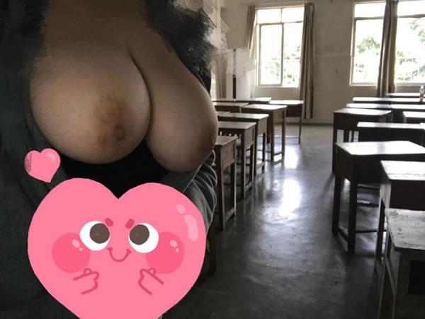 露出系巨乳网红@迷失的兔子尺度私拍合集(30)