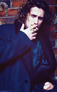 brunet - Aaron Taylor-Johnson RZ5oJSrj_o