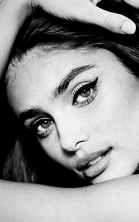 Taylor Marie Hill 5iVpZ21G_o