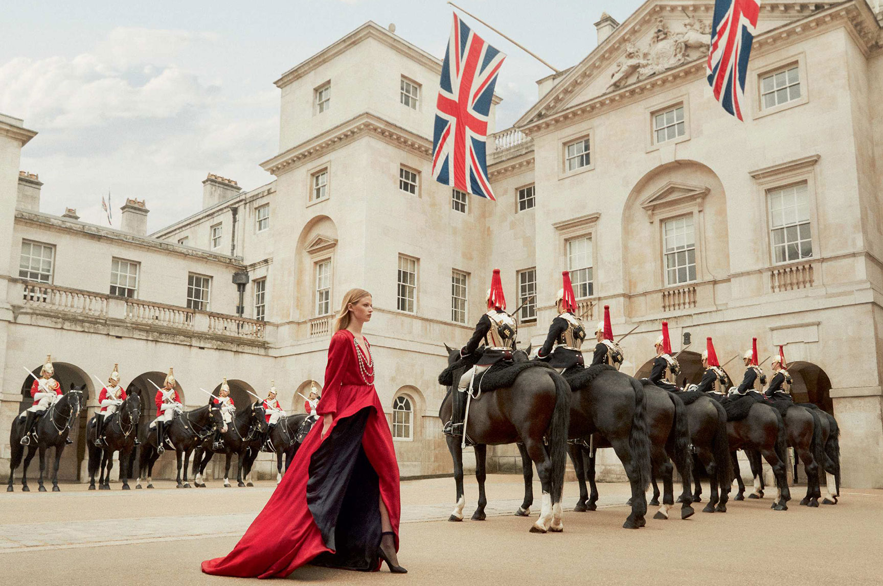 Королевская инспекция караула / For Queen and Country - Anna Lund by Richard Phibbs / Harpers Bazaar UK september 2018 Королевская инспекция караула / For Queen and Country - Anna Lund by Richard Phibbs / Harpers Bazaar UK september 2018