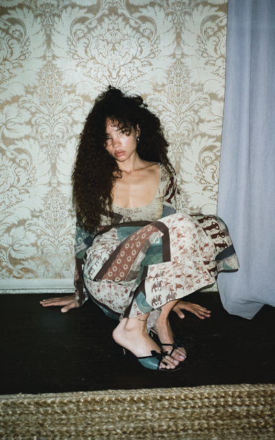 Ashley Moore 6LMEsE6t_o