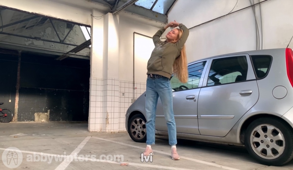 Ivi - Flexible natural blonde (aka Ivi Rein) 1080p