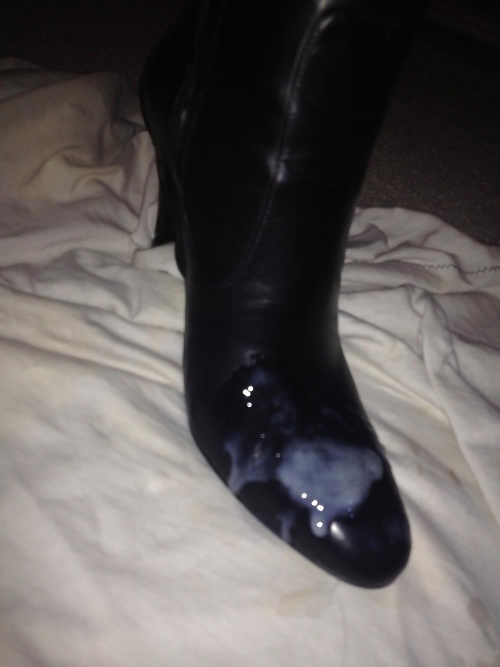 Black burberry rain boots-7706