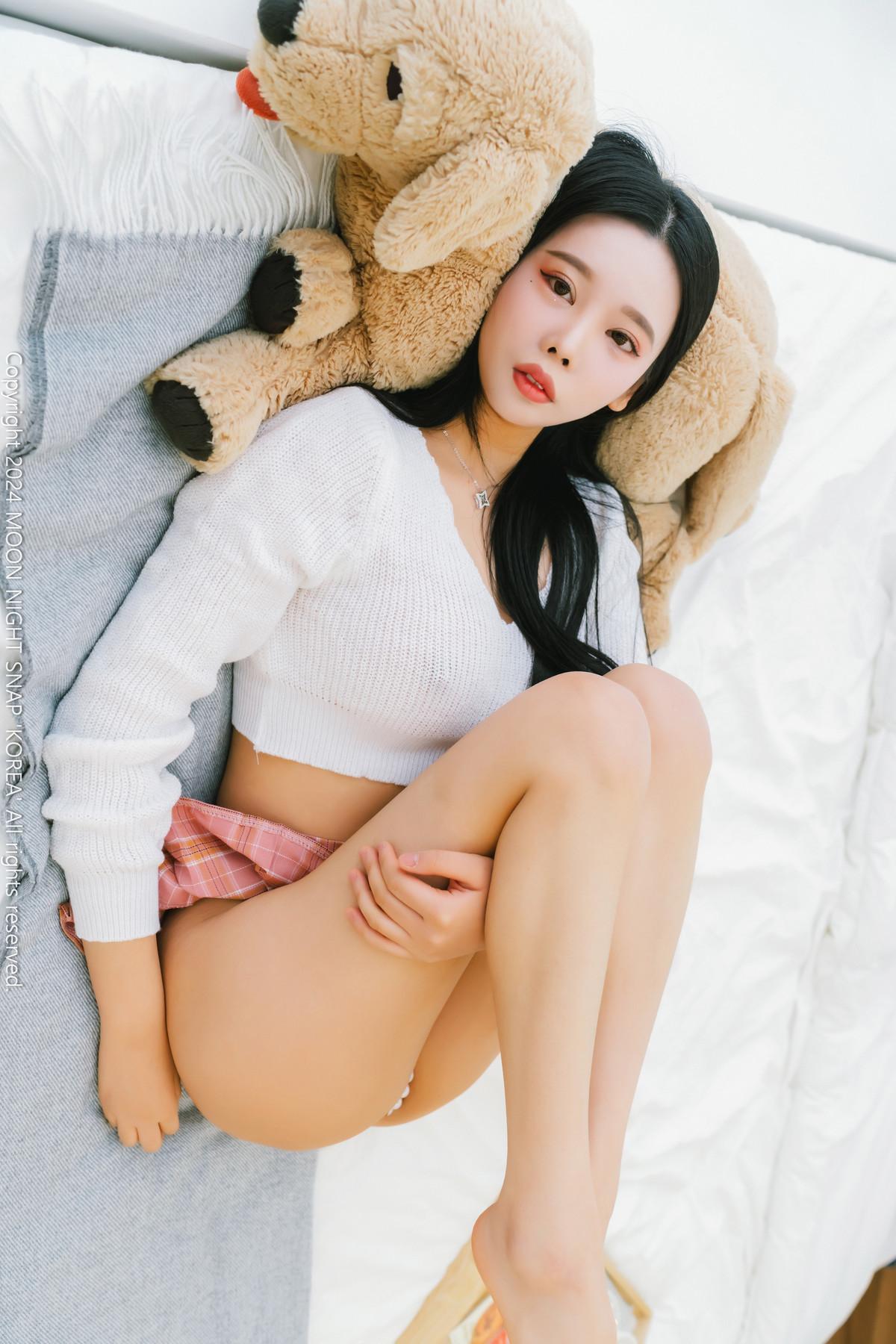 Yoo-ah 유아, [Moon Night Snap] She has a delicious top Set.01(45)