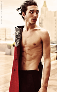 Ezra Miller RC4Zi3ka_o