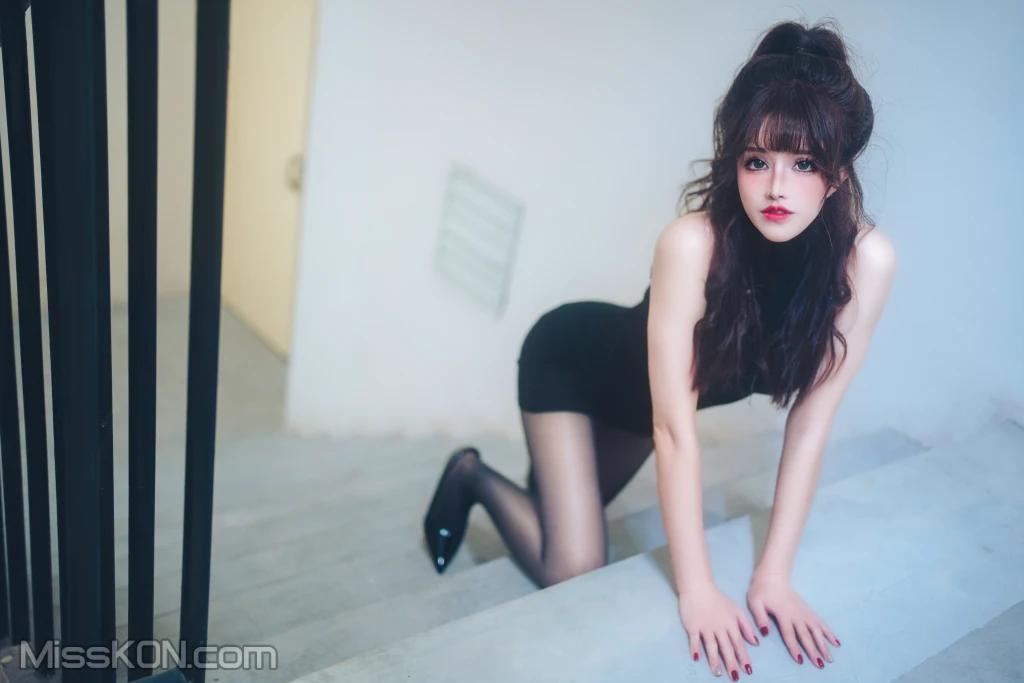 Coser@鹿八岁: 网贷少女救赎(牧化） (101 photos )(17)