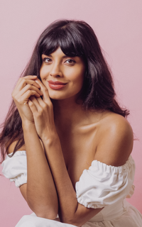 Jameela Jamil L3b1wlDx_o