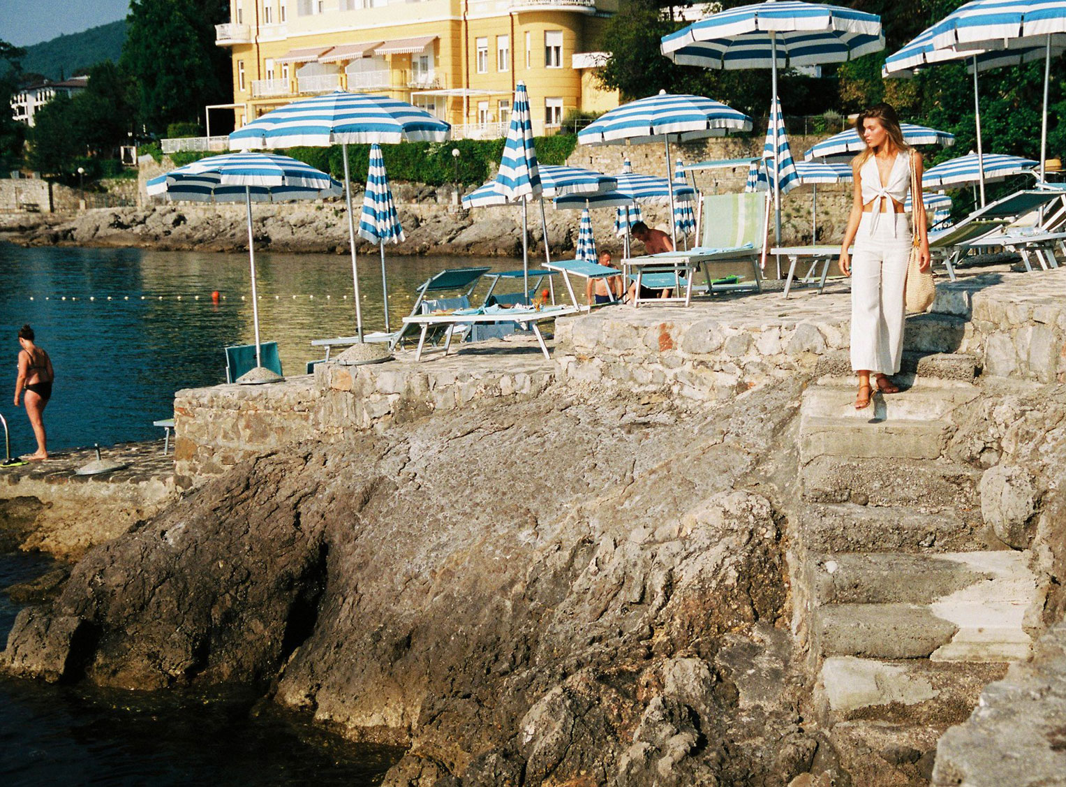 Madison Headrick by Cameron Hammond / Faithfull the Brand Resort 2019 Отдыхаем на пляжах Хорватии с фотомоделью Мэдисон Хедрик / фото 18