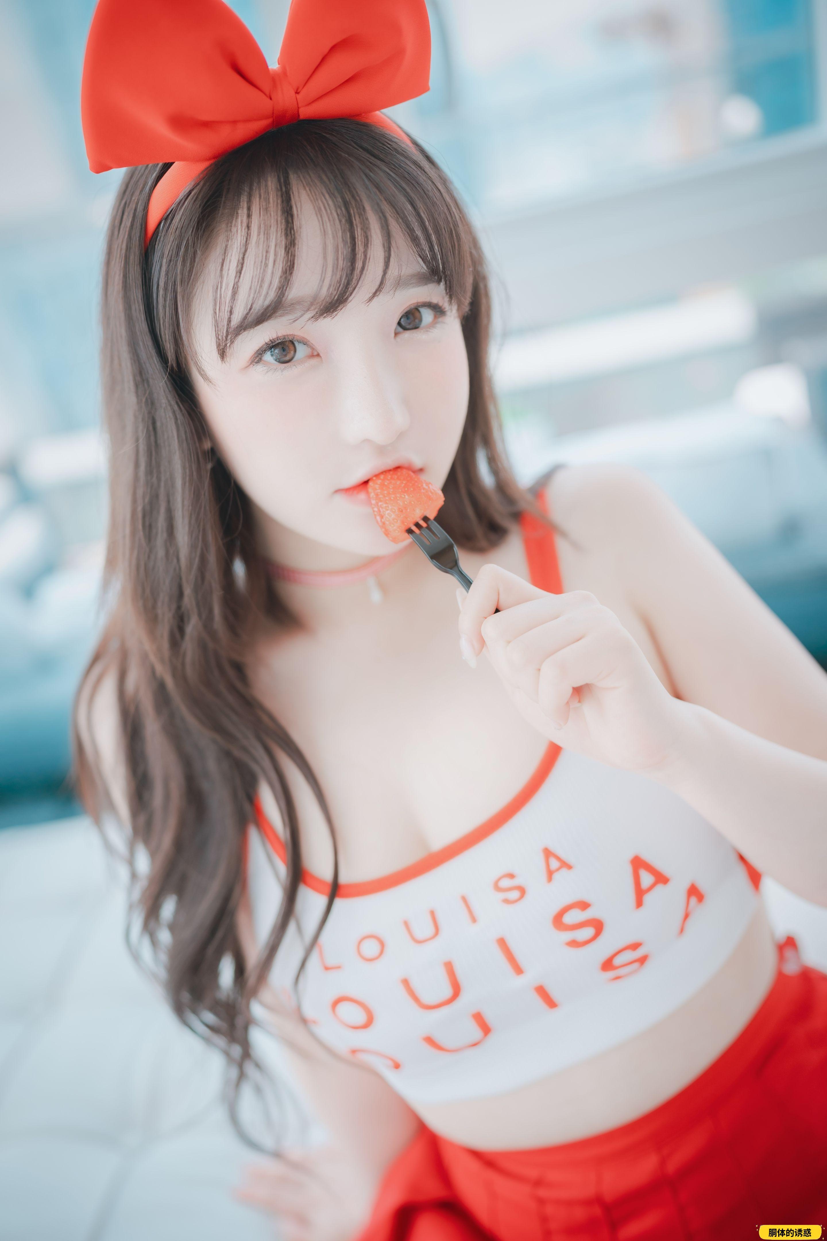 孙乐乐 Strawbeery Girl