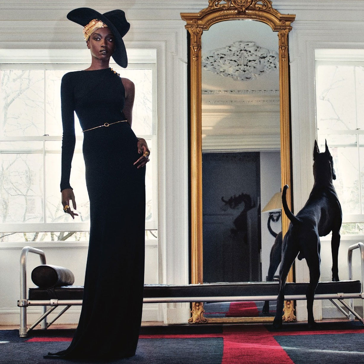 Черная дама с большой собачкой / Anok Yai by Steven Klein Черная дама с большой собачкой / Anok Yai by Steven Klein