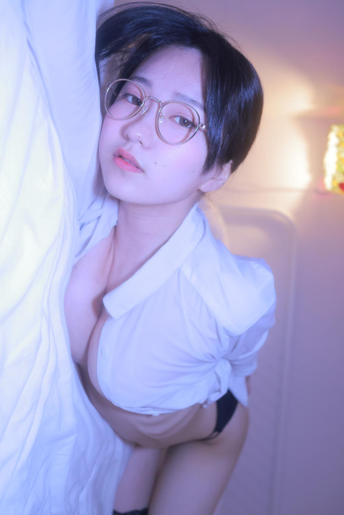 Sehee 세희, Photobook ‘ Glasses Shirt’ Set.03(2)