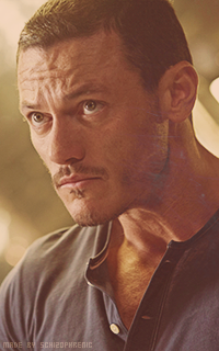 Luke Evans BSH4DJca_o