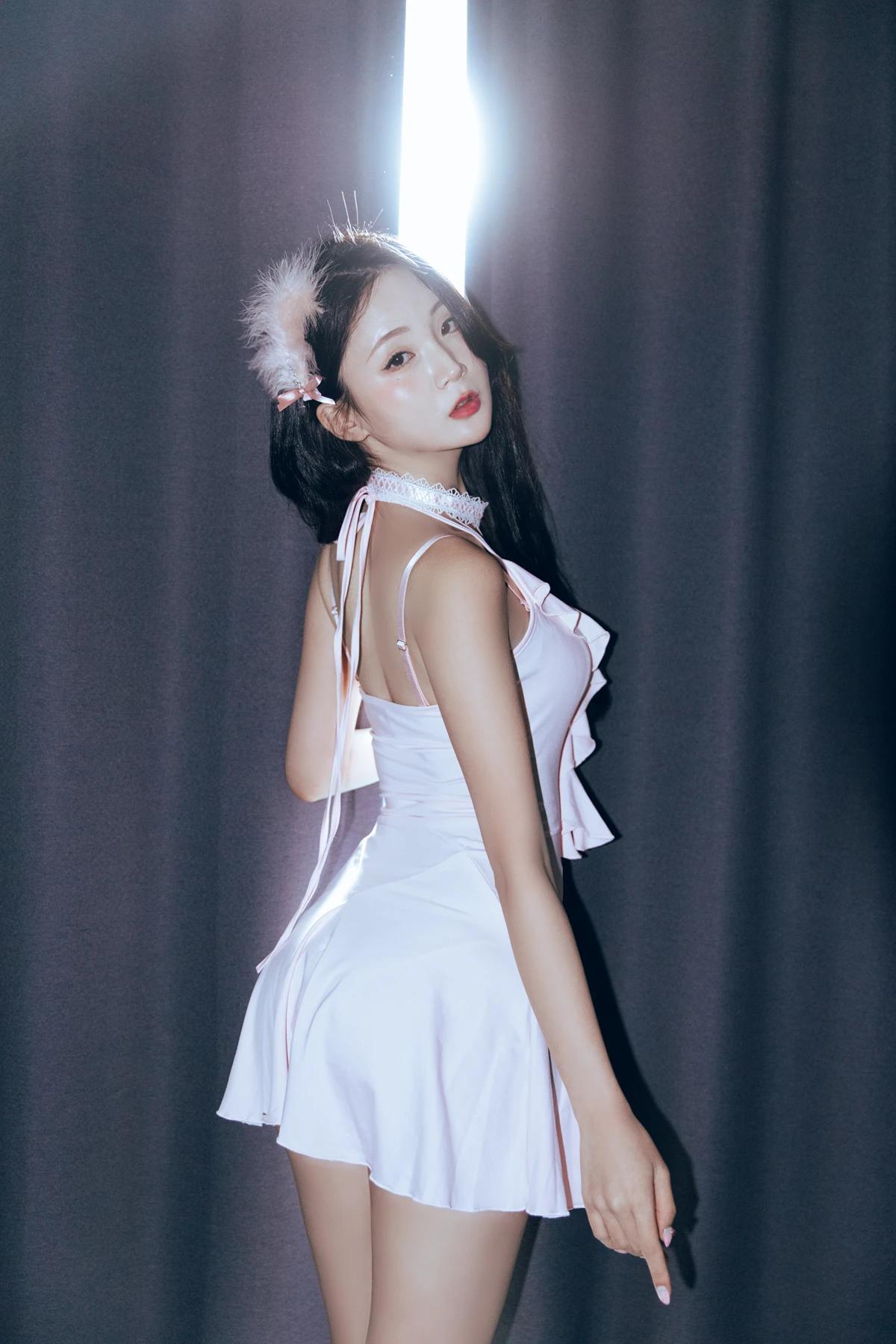 Hanseul 한슬, PhotoBook 「Black Swan」 Set.01(2)