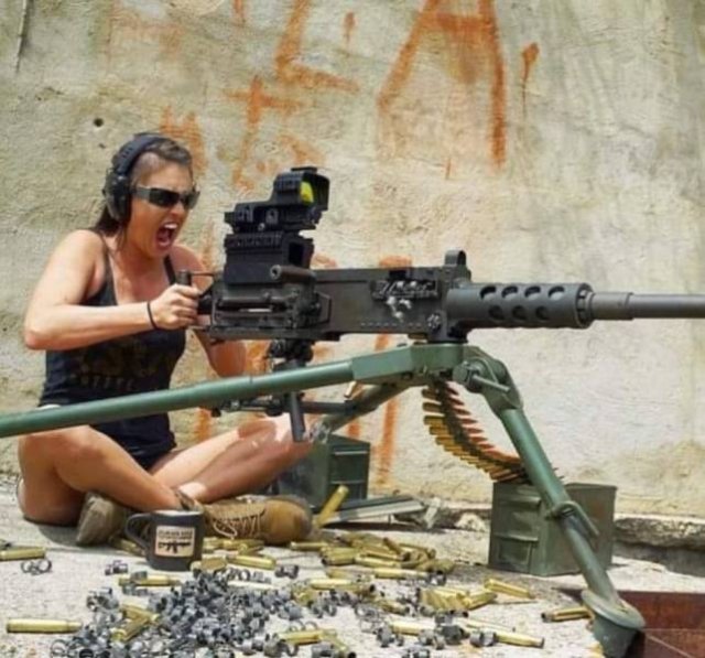 WOMEN WITH WEAPONS...10 CtpUlybX_o