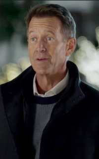 James Denton V9URbbWY_o