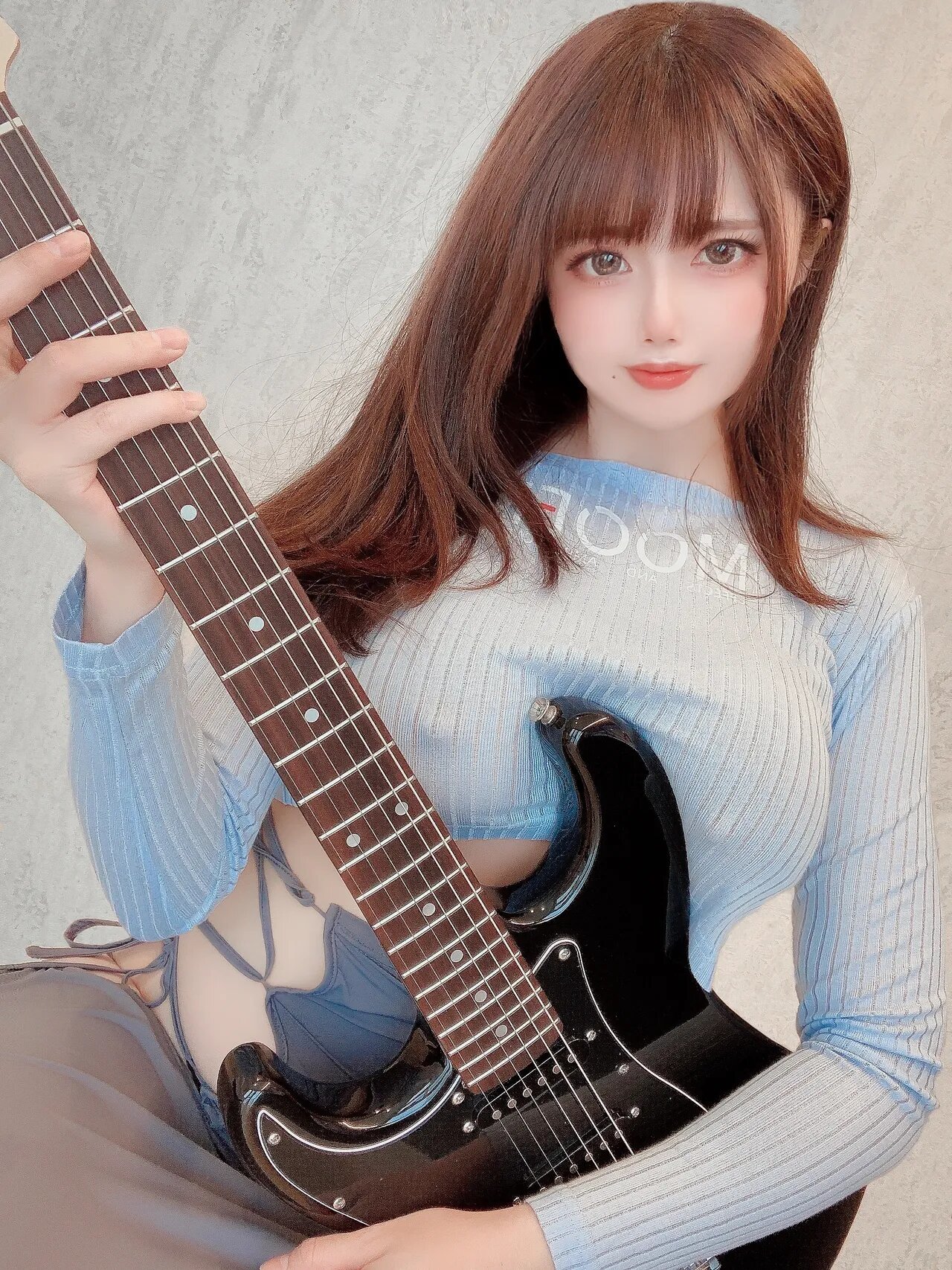 Uri - Guitar Sister