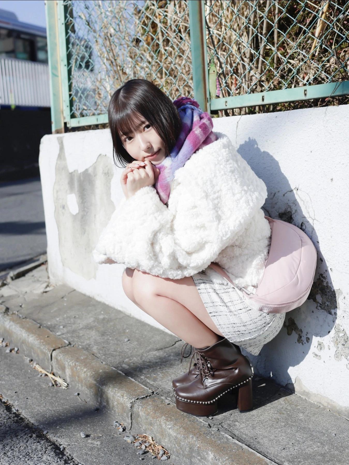Miyu Aizawa 逢沢みゆ, FLASHデジタル写真集 脱・正統派アイドル(4)