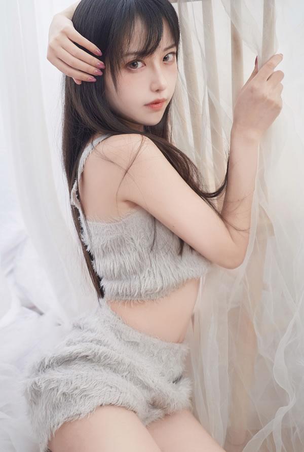 高颜值coser Shika小鹿鹿和她的吉它唯美写真(4)