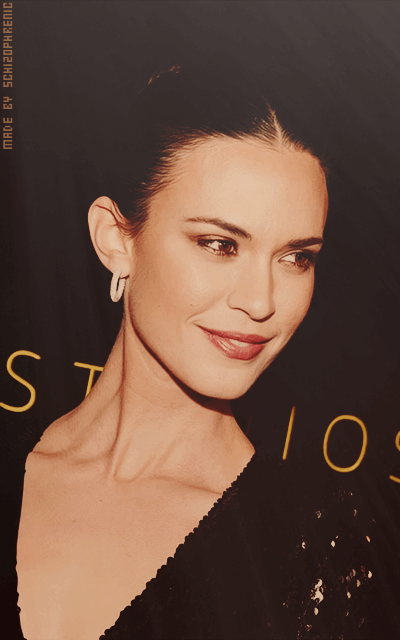 Odette Annable TbePVNch_o