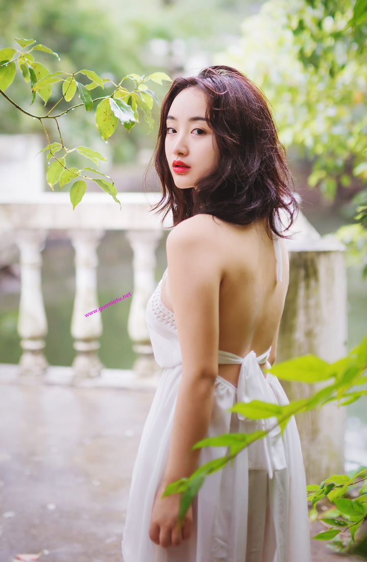 Fresh and refined female model lily exposes beautiful fairy 19