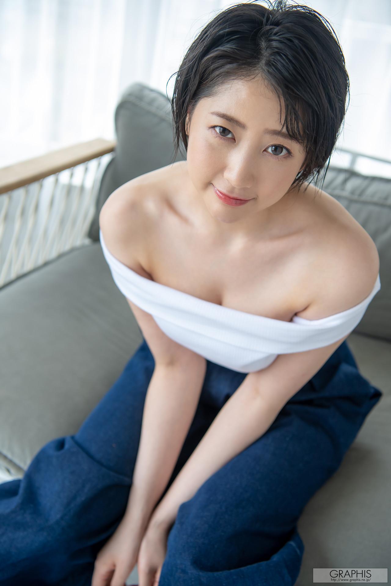 Hibiki Natsume 夏目響, [Graphis] Gals 「Sounds Cute!!」 Vol.02(5)