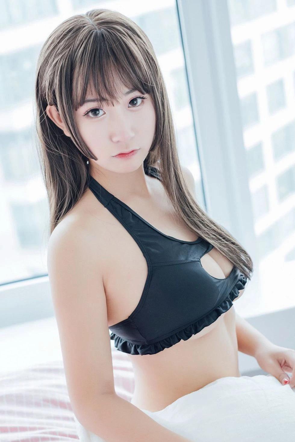 心型内衣藏不住快爆出的雪白美乳 猫九酱Sakura (25P)(7)