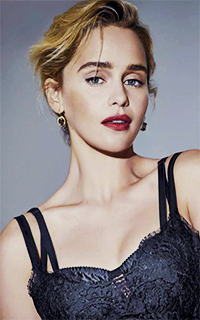 Emilia Clarke YdXgKWnj_o