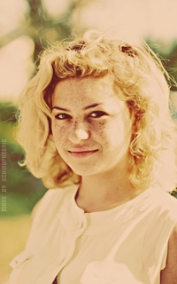 Alia Shawkat S8f4pRqY_o