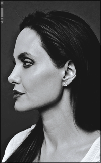 Angelina Jolie Bg5bBVkF_o