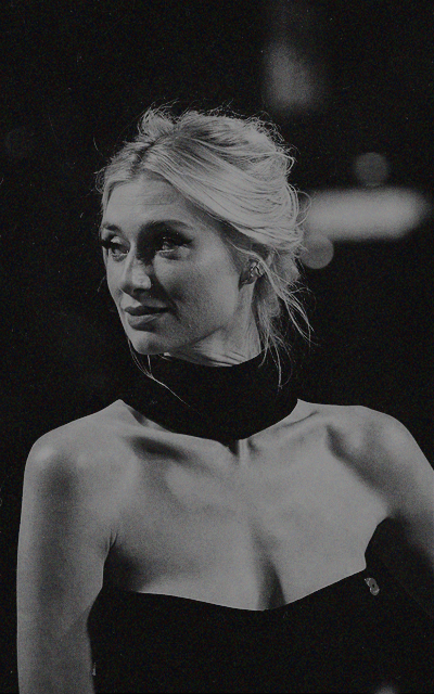 Elizabeth Debicki TpaGGM1u_o