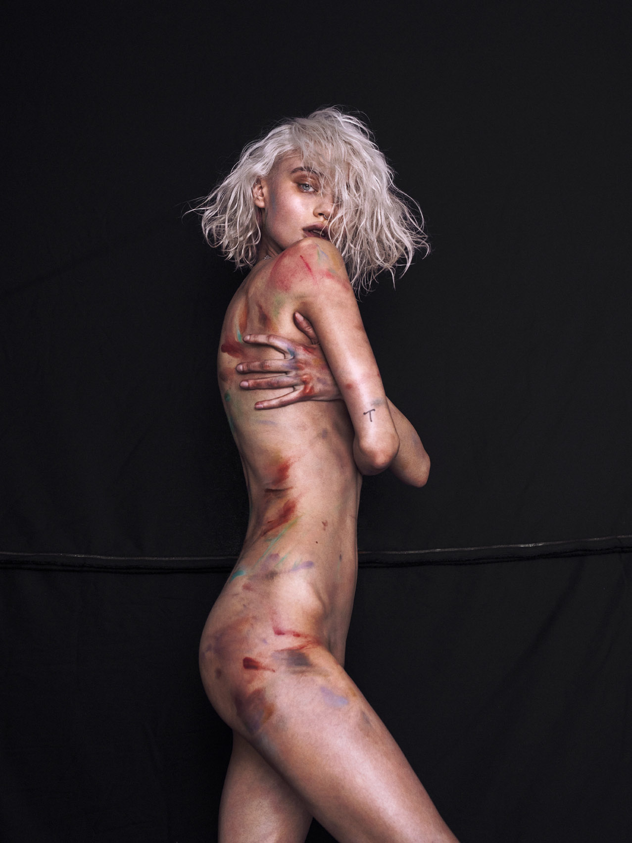 Out of Control / Nicole Gregorczuk by Lina Tesch Out of Control / Nicole Gregorczuk by Lina Tesch