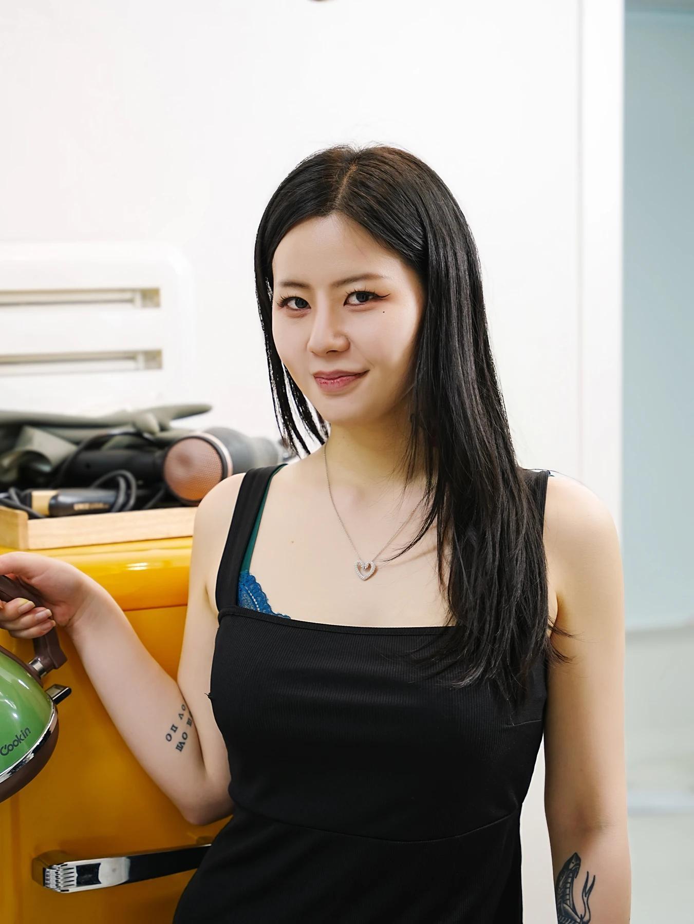 Choi Ri 최리, Photobook Vol.02 「Missy Look」 Set.01(15)
