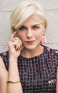 Selma Blair 7K1nJEId_o