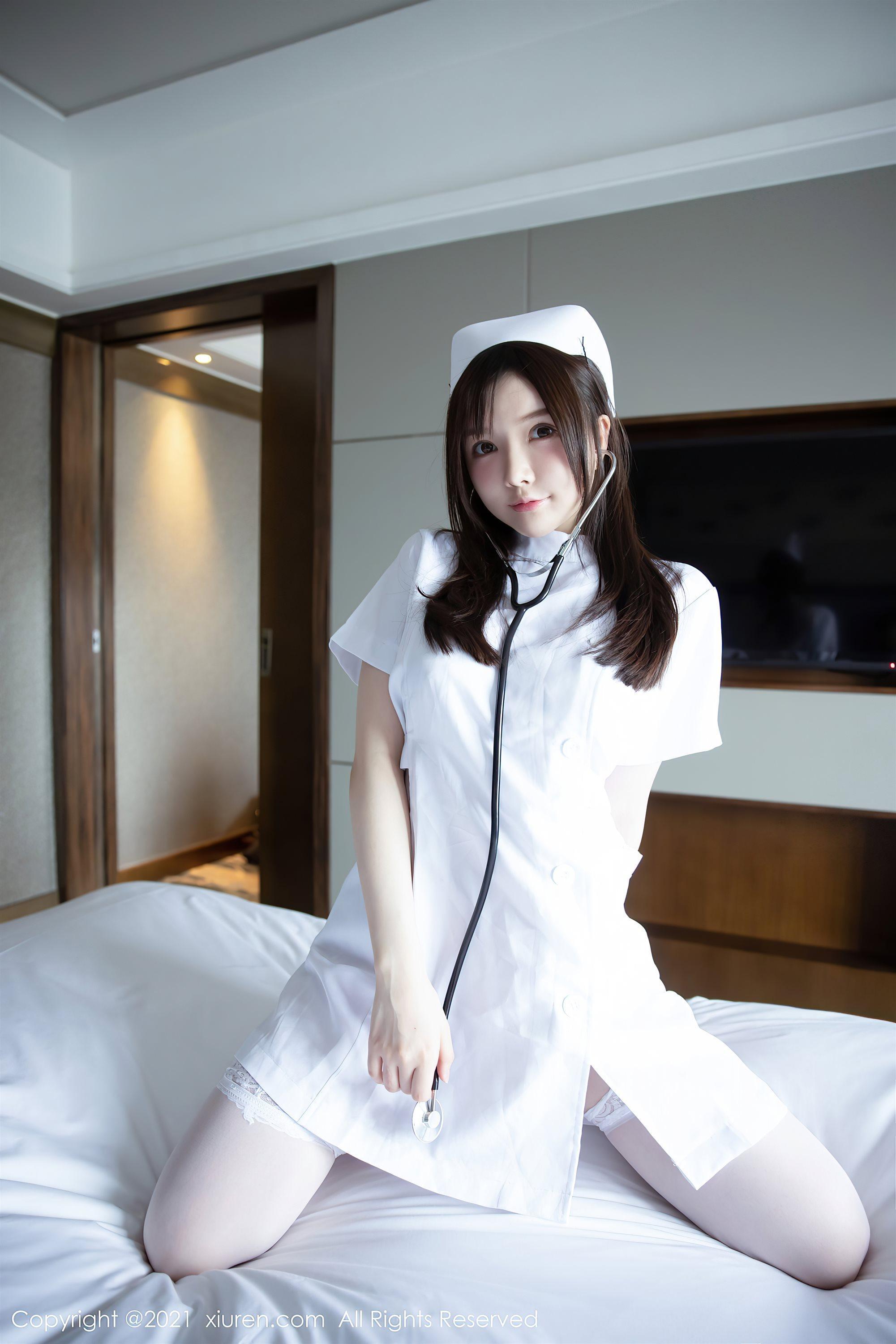 [XiuRen秀人网]No.3114 女神糯美子Mini洁白护士制服主题私房蕾丝内衣秀豪乳翘臀诱惑写真(6)