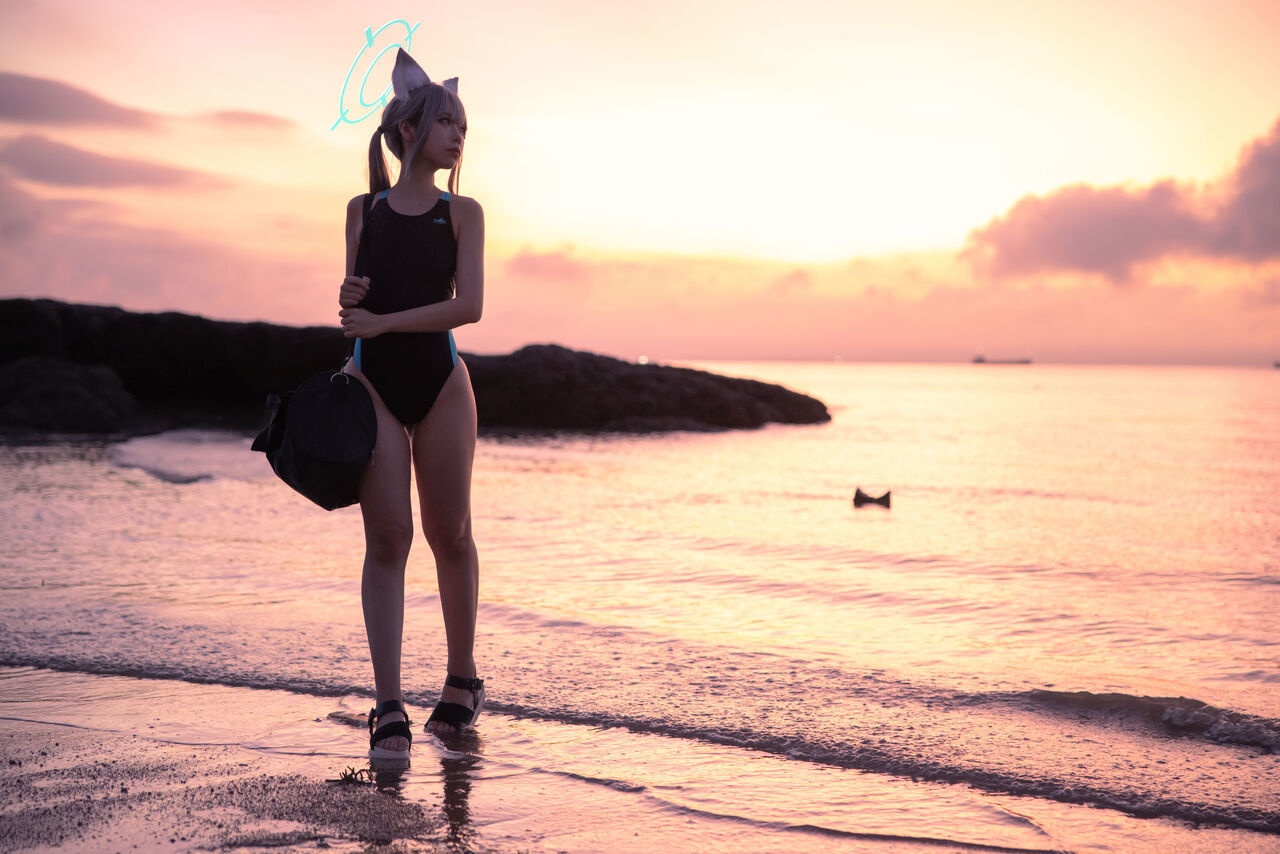 G44不会受伤 - Shiroko Sunaookami Swimsuit