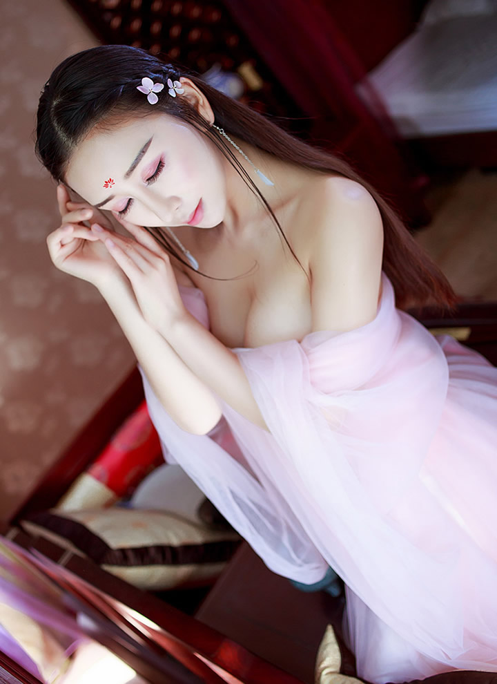 Sexy Queen Zou Jingjing boldly ancient style photo beauty jade muscle is too attractive 20