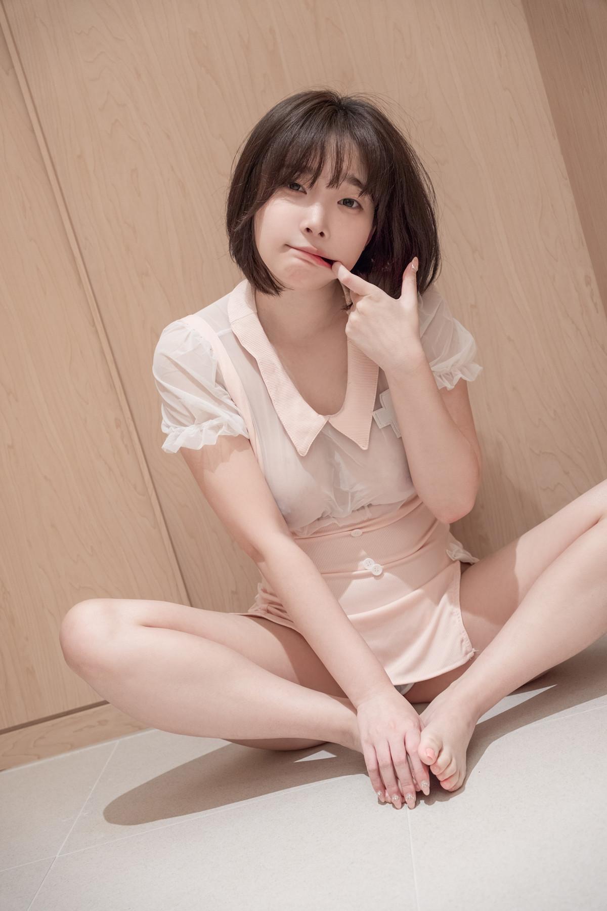 Kang Inkyung 강인경, Photobook ‘Private Nurse’(13)