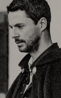 Matthew Goode PorKUHKD_o