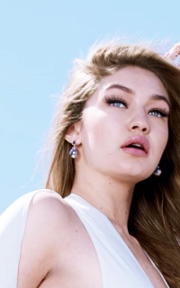 Gigi Hadid KZDhhV8T_o