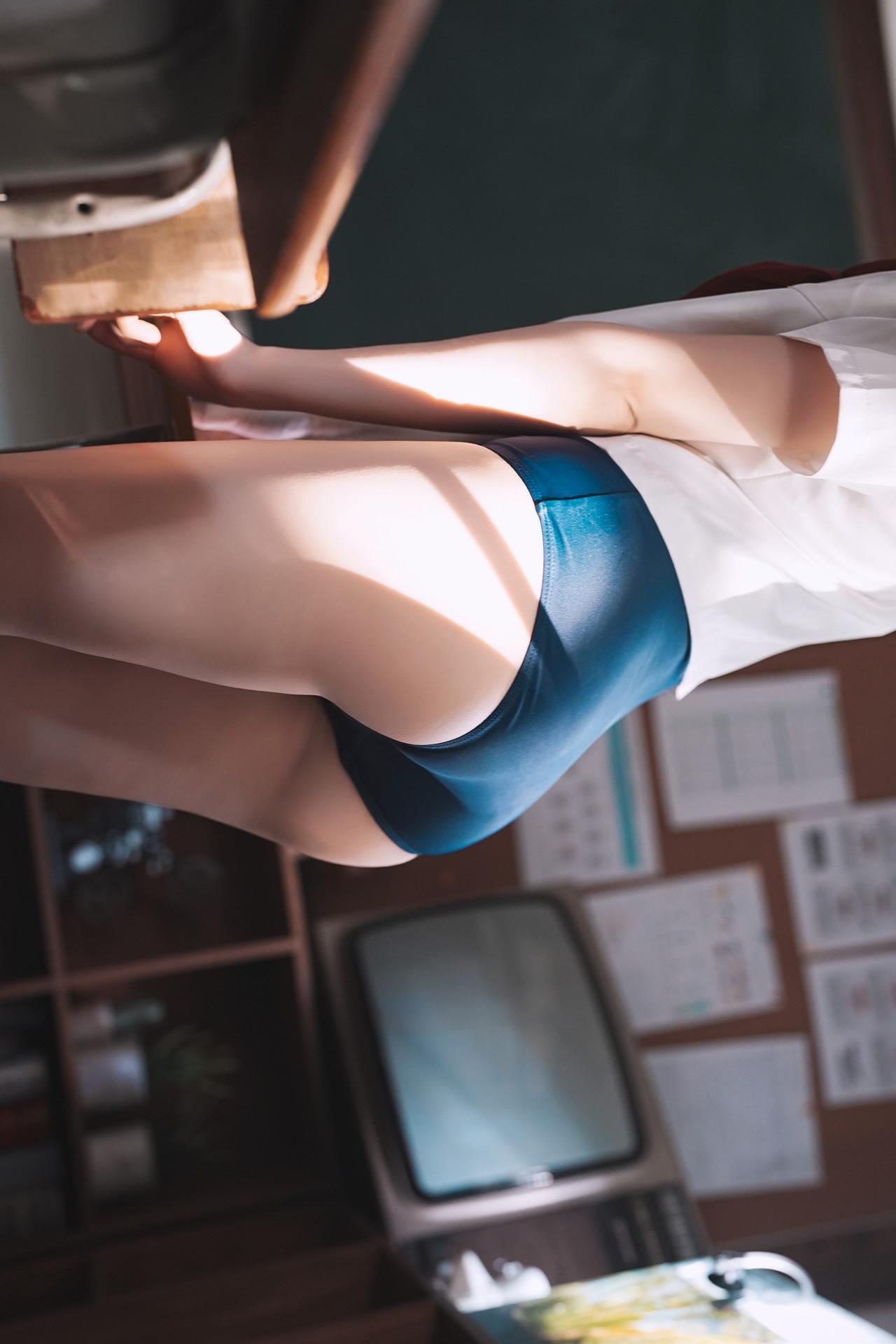 Cosplay 桜桃喵 – 教室死库水(9)