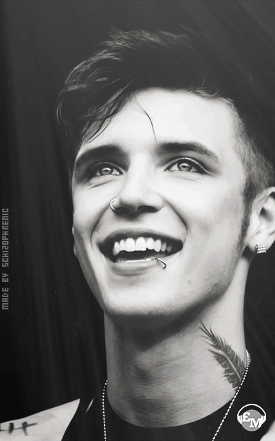 Andy Biersack T11CAcO6_o