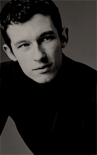 Callum Turner  EhC2ywY8_o