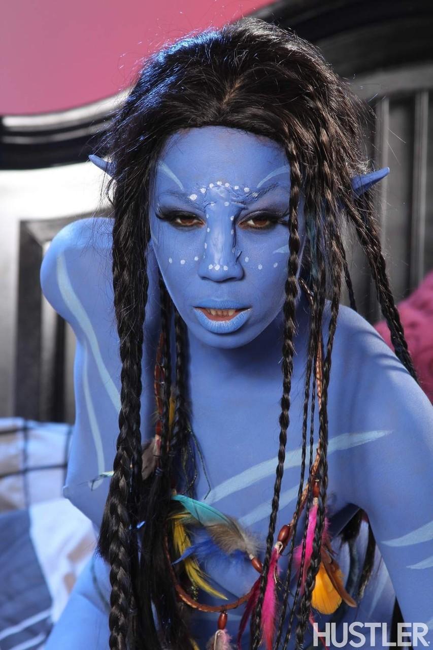 Cosplay beauty Misty Stone takes cock in nothing but blue body paint(2)