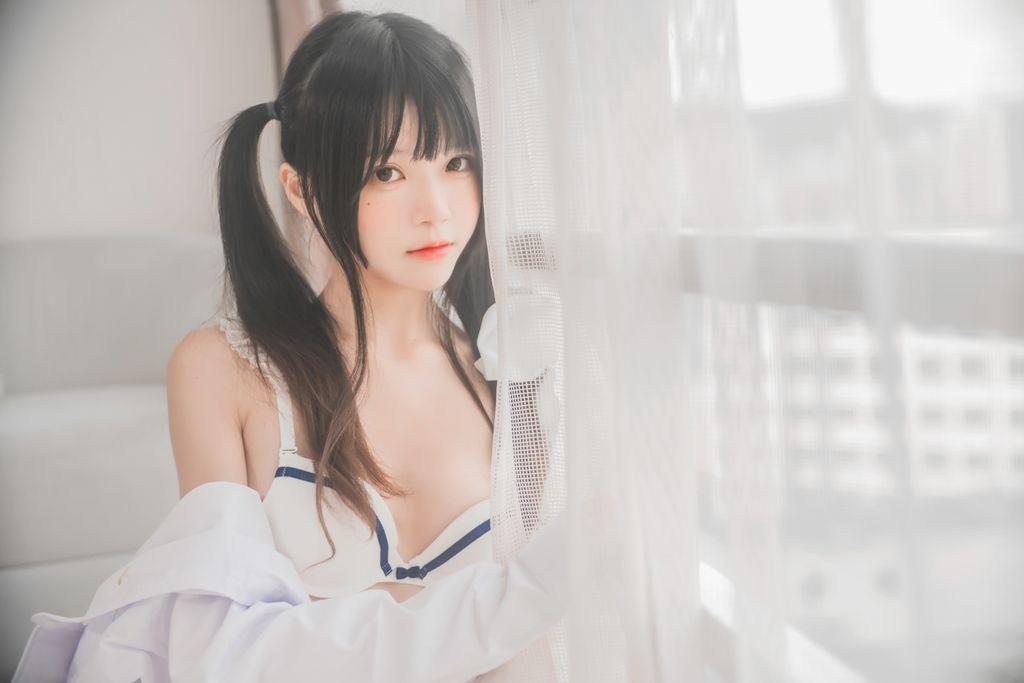 Coser @ 桜 桃 喵 Vol.073: 白 衬衫 双 马尾 (47 photos)(29)