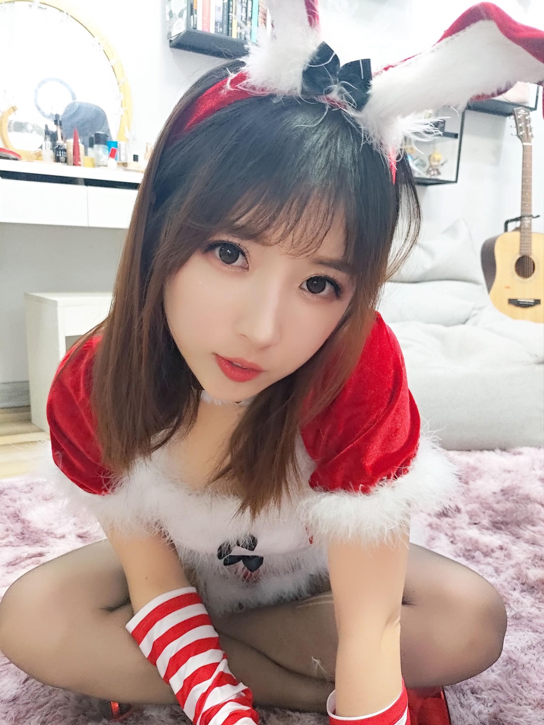 斗鱼主播小女巫露娜 – 圣诞装 写真套图(1)