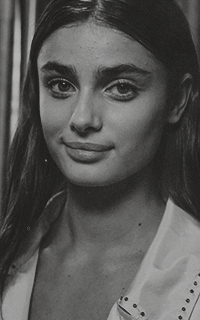 Taylor Hill 9ZcIm1fM_o