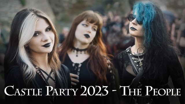 na zdjęciu trzy kobiety z festiwalu castle party 2023