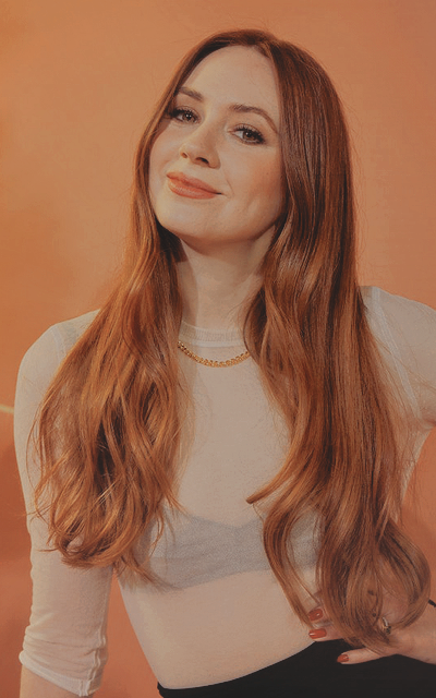 Karen Gillan - Page 2 C25M6FQX_o